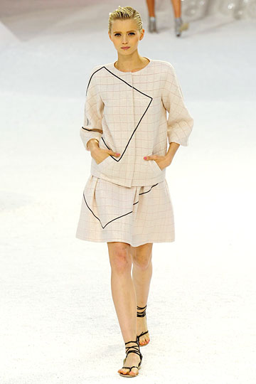 Chanel linen costume